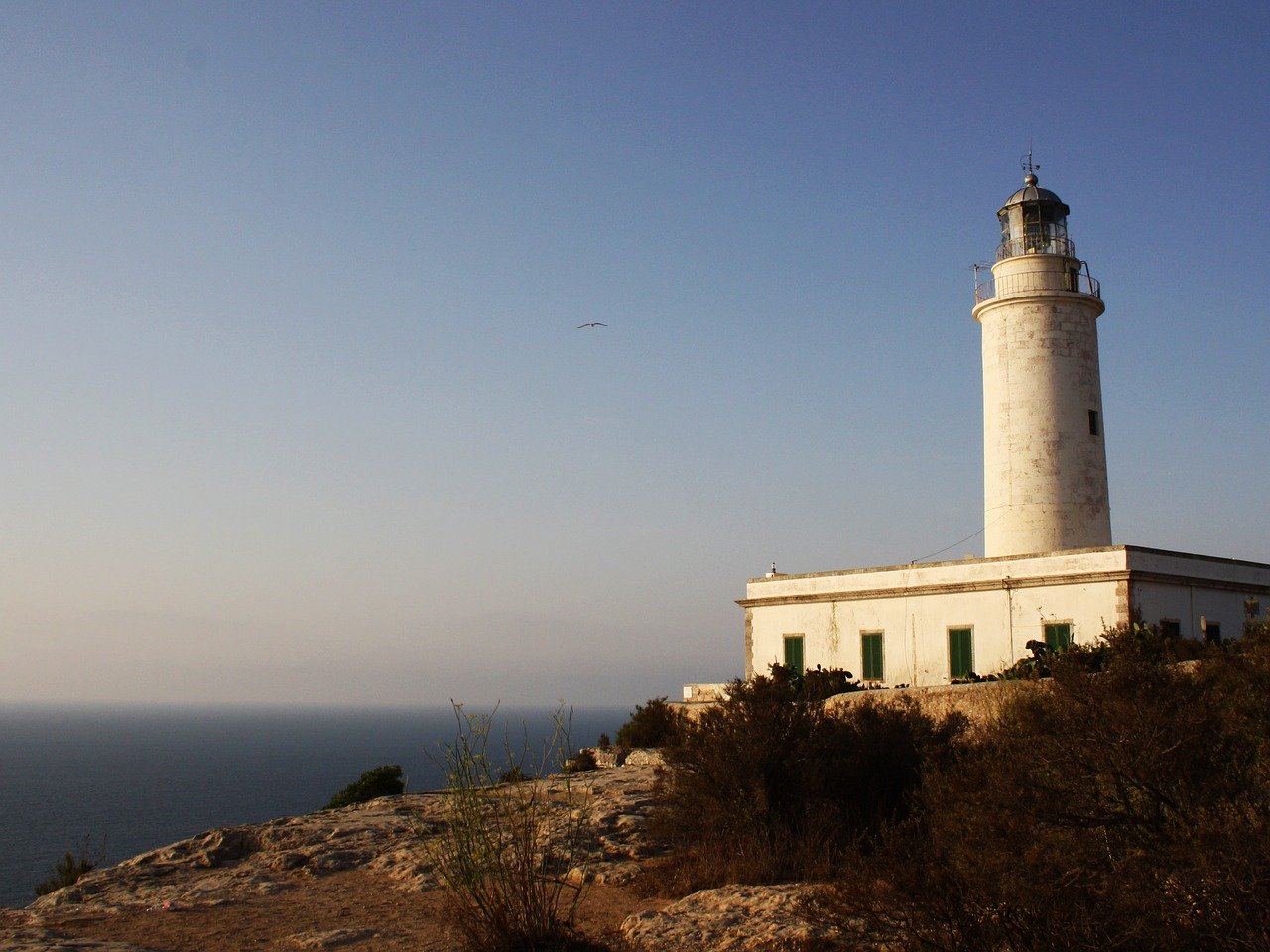 Los faros de las Pitiusas se quedan sin fareros