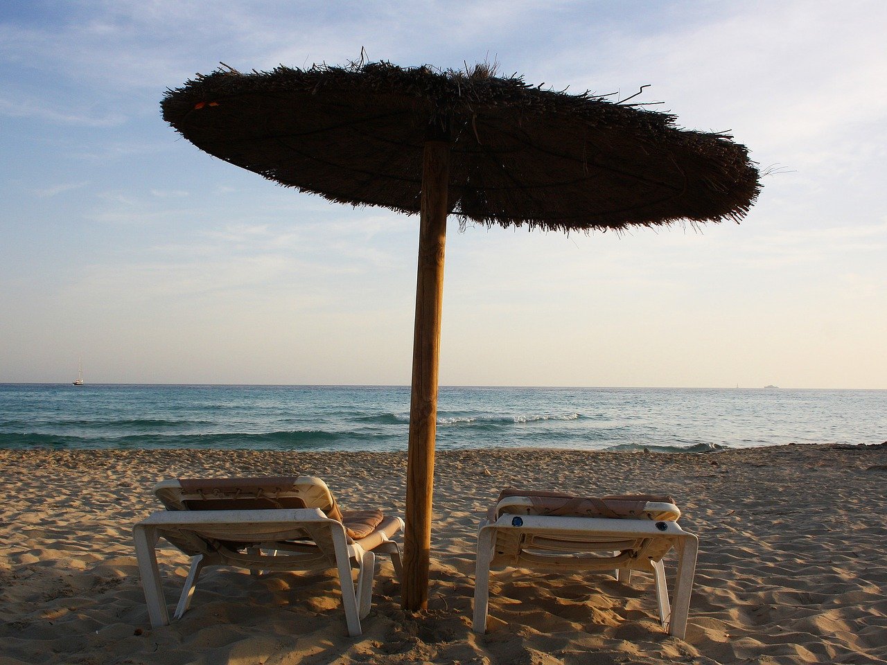 ¿Qué hacer durante todo un día en la playa de Migjorn?