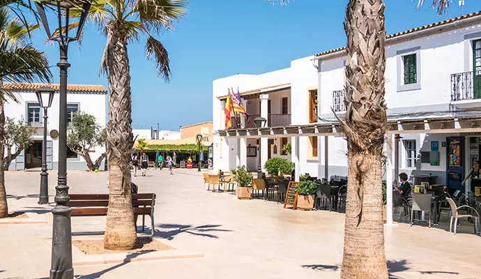 Scopri San Francesc a Formentera con Alquiler Coches Formentera