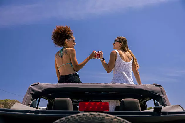 ¿Es mejor alquilar un coche o una moto en Formentera? Comparativa completa